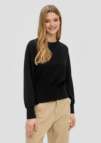 QS Sweatshirt in Zwart: voorkant