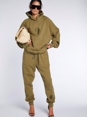 Loosefit Pantalon 'Embroidered shell sweatpants' BARRYAN en vert