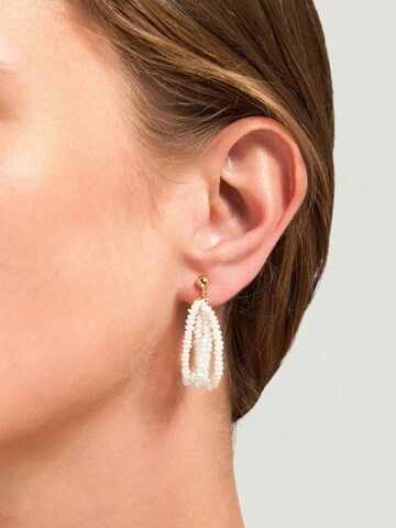 ØYRE Kolczyki 'Pearl Strand Loop' w kolorze biały