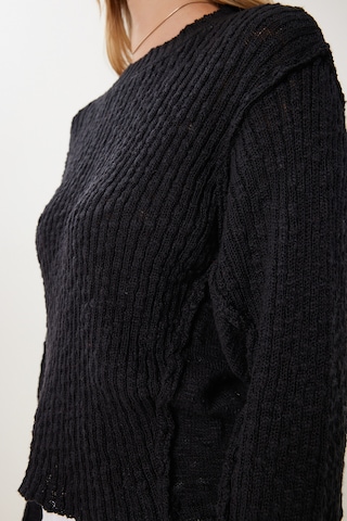 Happiness İstanbul Pullover in Schwarz