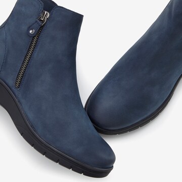LASCANA Booties in Blue