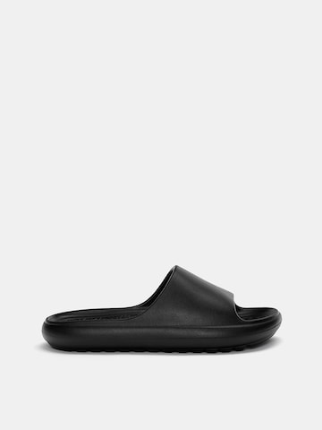 Pull&Bear Pantolette in Schwarz