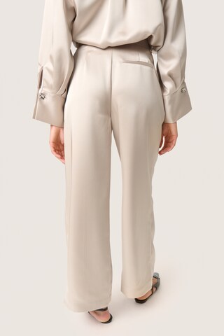 SOAKED IN LUXURY Wide leg Pleat-front trousers in Beige