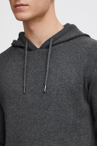 !Solid Sweatshirt 'Kay' in Grau