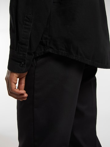 DICKIES Comfort Fit Hemd in Schwarz