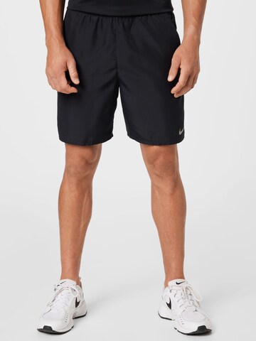 Regular Pantalon de sport NIKE en noir : devant