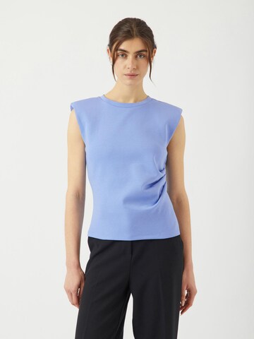 YAS - Top en azul: frente