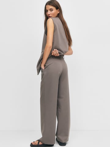 Pull&Bear Wide leg Pleat-front trousers in Grey