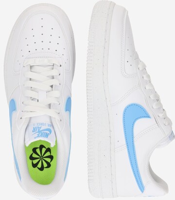 Nike Sportswear Matalavartiset tennarit 'Air Force 1 '07 SE' värissä valkoinen