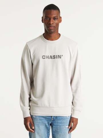 Sweat-shirt 'Duell Round' CHASIN' en gris : devant