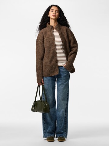 PIECES Fleecejacke 'PCSADIA' in Braun