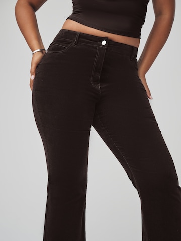 Next Bootcut Housut värissä ruskea