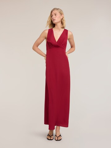 MOTIVI - Vestido en rojo