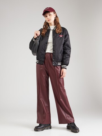 GUESS JEANS Демисезонная куртка в Черный