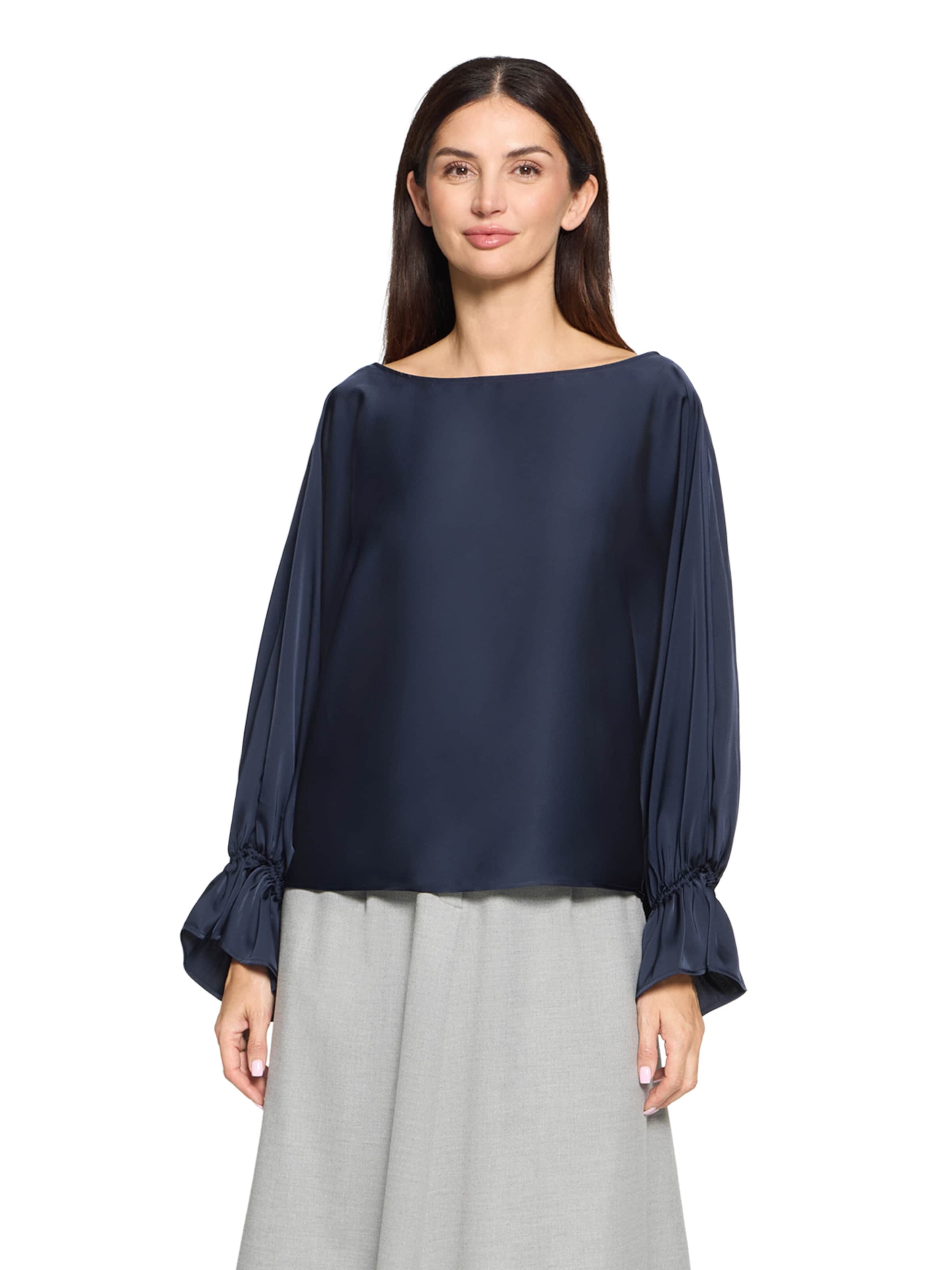 Betty Barclay Blouse in Blue: front