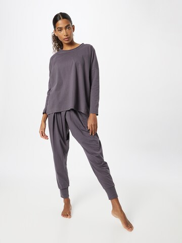 CURARE Yogawear Funktionsshirt in Lila