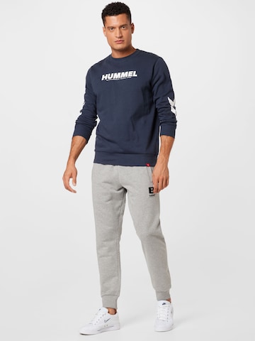 Hummel Sweatshirt 'Legacy' in Blauw