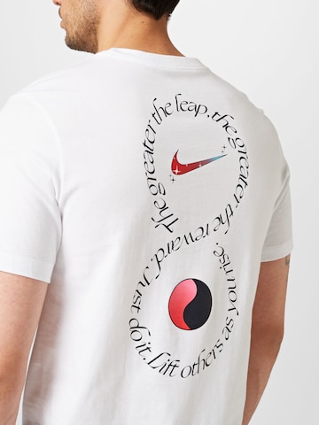 Nike Sportswear - Camisa em branco