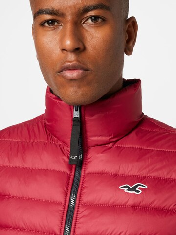 Gilet HOLLISTER en rouge