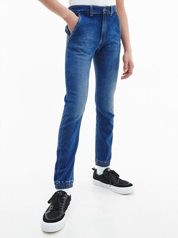 Calvin Klein Jeans Tapered Jeans in Blauw