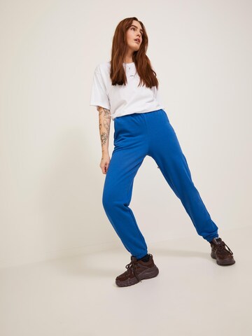 Tapered Pantaloni 'Abbie' di JJXX in blu