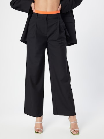 WEEKDAY Wide leg Pleat-front trousers 'Esme' in Black: front