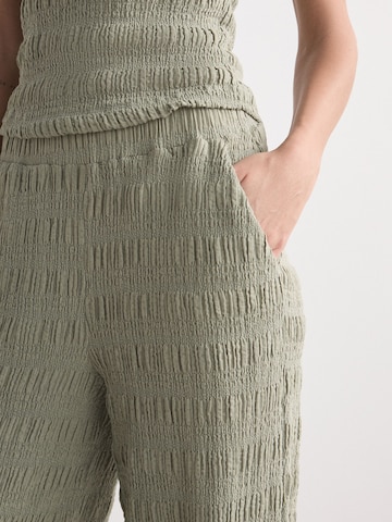 regular Pantaloni di Next in verde