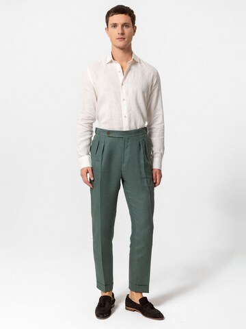 Antioch Regular Trousers in Green