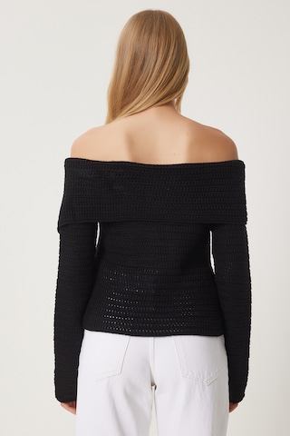 Happiness İstanbul Strickjacke in Schwarz