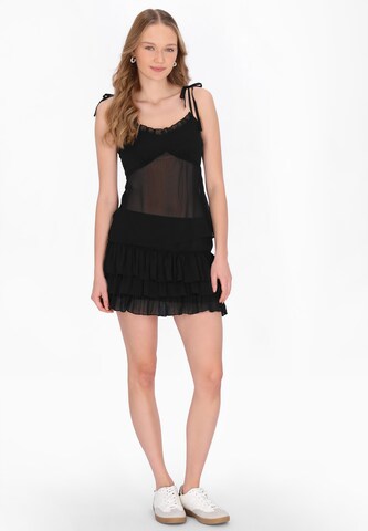 MYMO Top 'Young Fashion' in Zwart