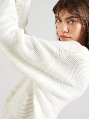 ABOUT YOU Sweater 'Cim' in White