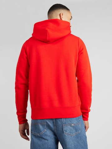TOMMY HILFIGER - Sweatshirt 'Arched Varsity' em vermelho