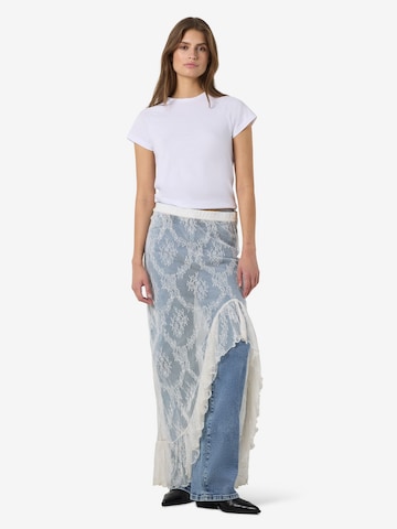 Noisy may Skirt 'NMLUCIA' in White