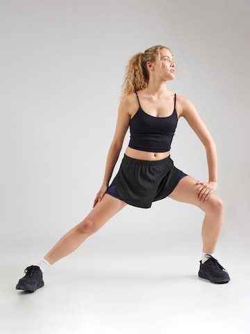 ONLY PLAYLoosefit Sportske hlače 'ONPROSE' - crna boja