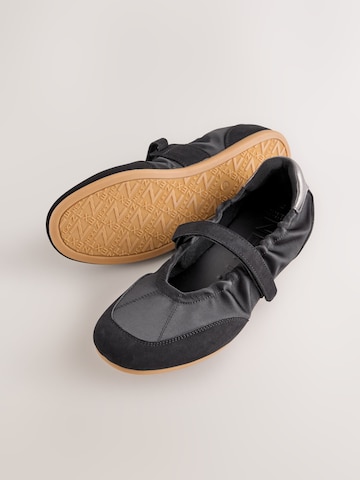 Ballerina di Next in nero