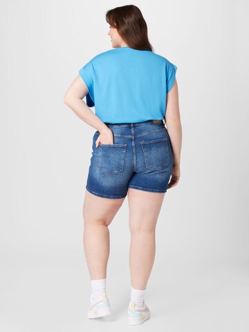 ONLY Carmakoma Regular Shorts 'ENEDA' in Blau