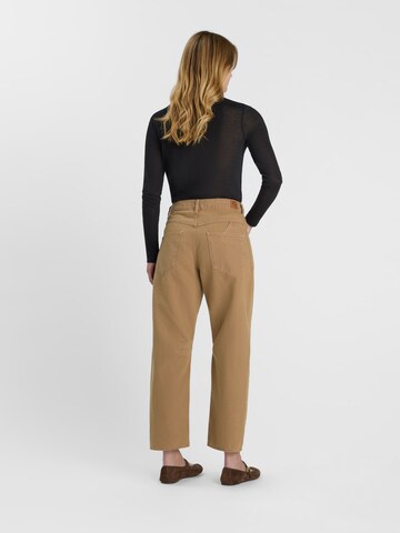 Loosefit Jean Le Temps Des Cerises en marron : derrière