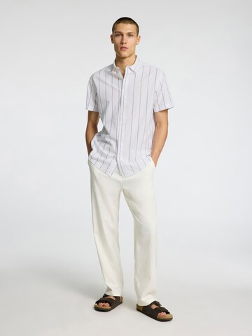 SELECTED Tavaline suurus Triiksärk, värv valge