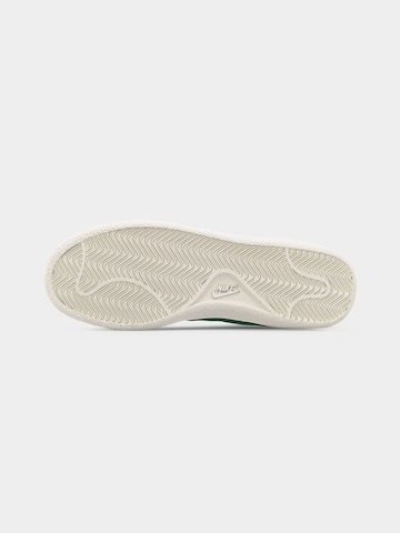 Baskets basses 'CLASSIC' Nike Sportswear en vert