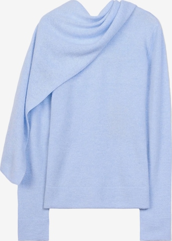 GOBI Cashmere Sweater in Blue: front