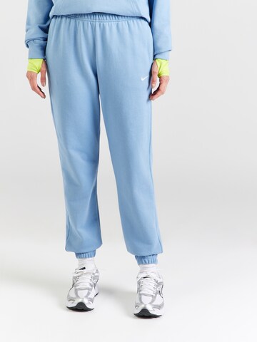 Nike Sportswear Tapered Nadrág 'Studio Fleece' - kék: elől
