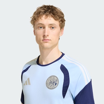 ADIDAS PERFORMANCE - Camisa funcionais 'Ajax 26/27 Tiro26' em azul