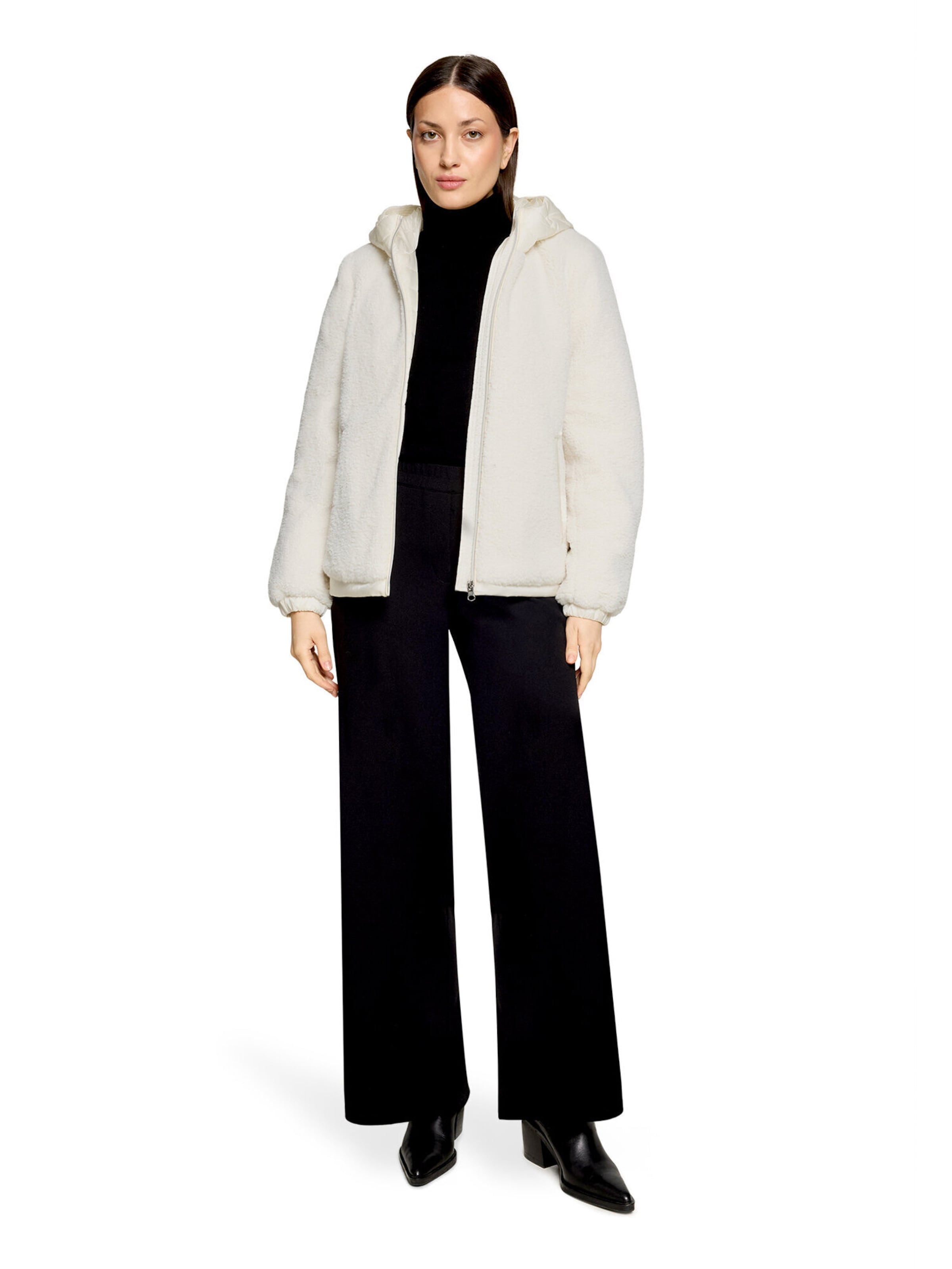 Betty Barclay Between-Season Jacket in Beige