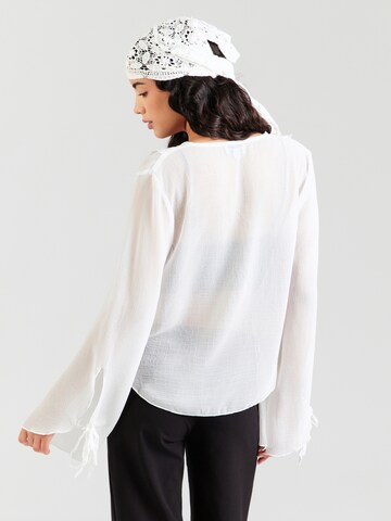 Camicia da donna di BALMOHK in bianco