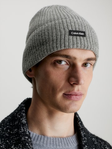 Calvin Klein Beanie in Grey: front