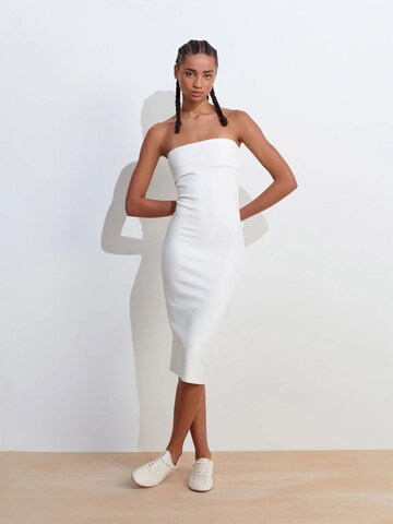 Dilvin Dress in White: front