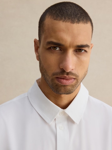 DAN FOX APPAREL Klasický střih Košile 'Kian' – bílá