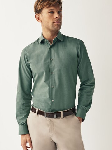 Coupe regular Chemise business Next en vert : devant