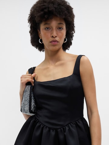 Gina Tricot Obleka | črna barva