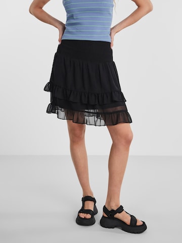 PIECES Skirt 'MISTY LEON' in Black: front
